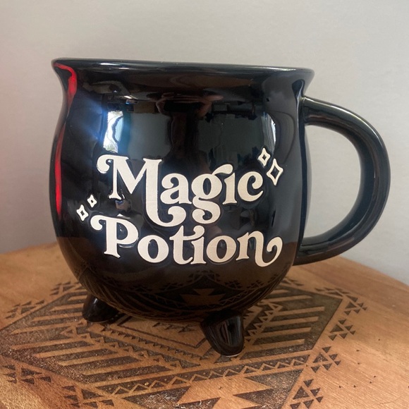 Magic Potion Cauldron mug - Picture 1 of 6